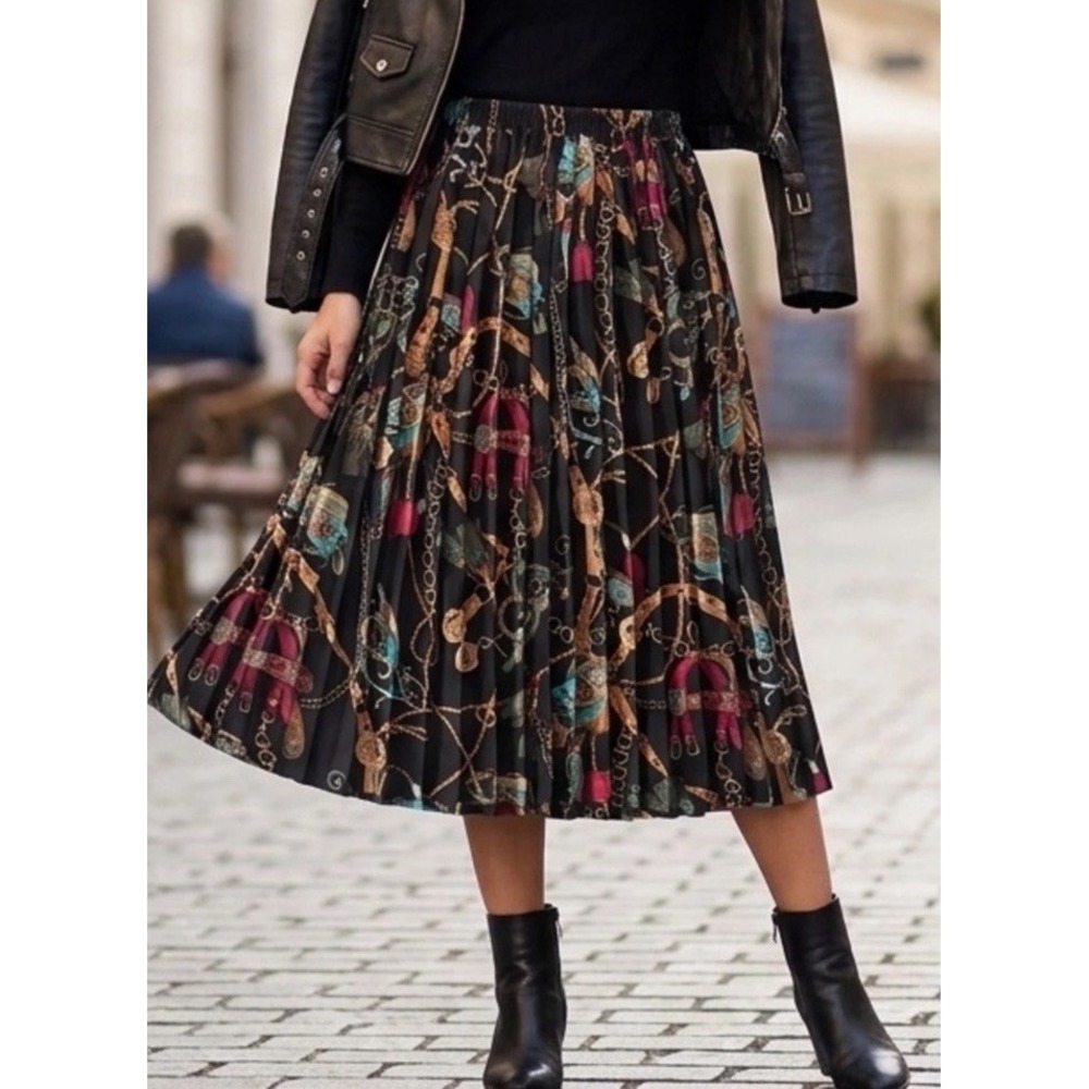 Alfred Dunner Pleated Midi Skirt 18 Black Gold Chain Link Equestrian Print